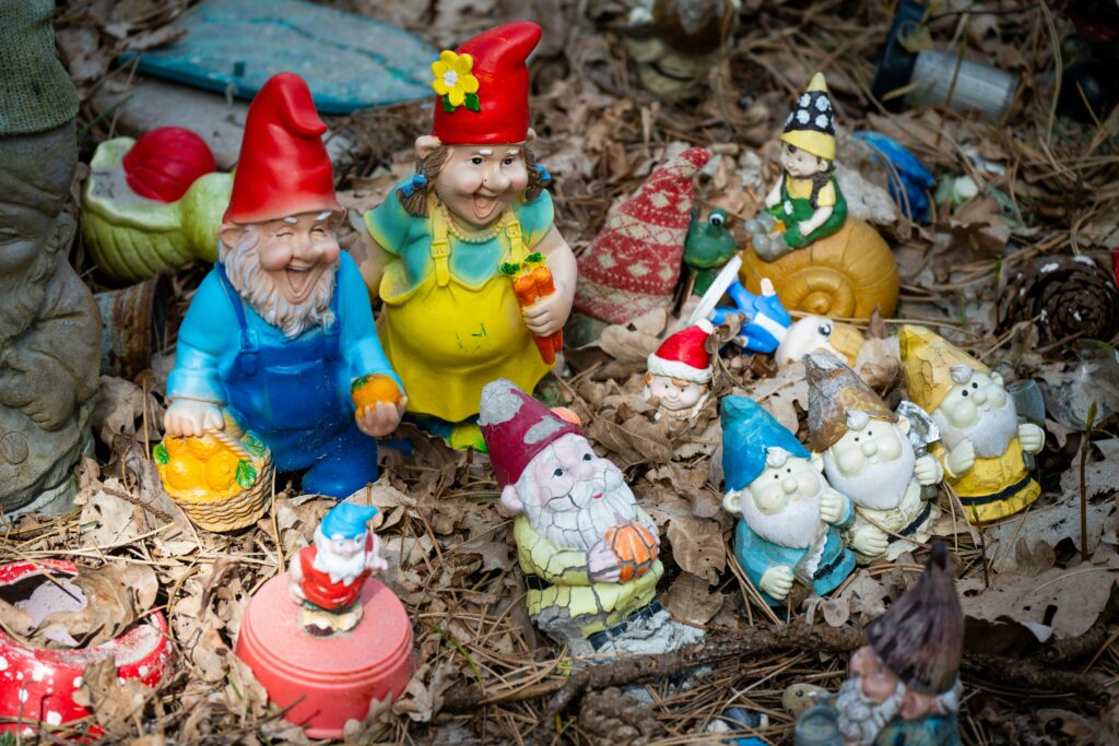 Garden Gnome Game covering gameplay rules, character abilities, level design, strategy, and player tips.