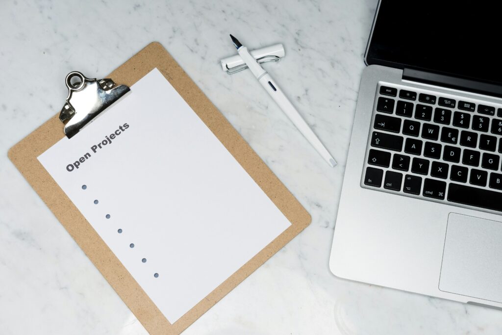 Retrieving Data. Wait a Few Seconds and Try to Cut or Copy Again: Device screen showing a data retrieval error while attempting to copy information.